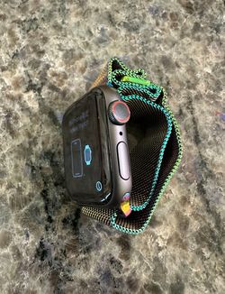 Apple Watch Series 4 (GPS + Cellular) 40mm