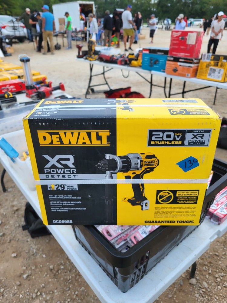 Dewalt 20 Volt hammer Drill