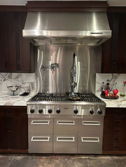 Thermador Hood and Gaz Cooktop