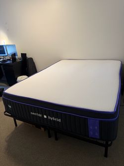 Nectar Premier Hybrid Mattress (Queen) + Stand/Base