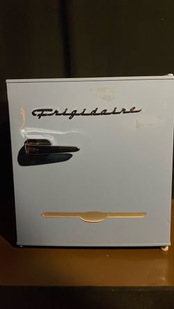 Frigidaire Retro Mini Fridge