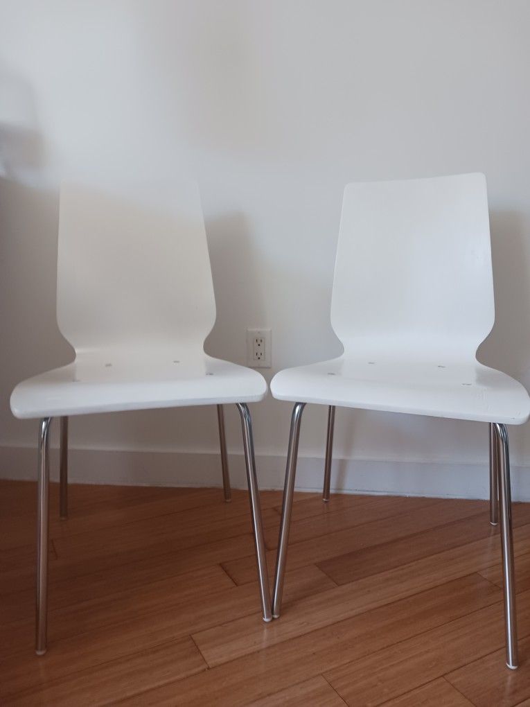 Used Minimalist White Wooden Durable Chairs Set Modern Design Wood And Metal Accents