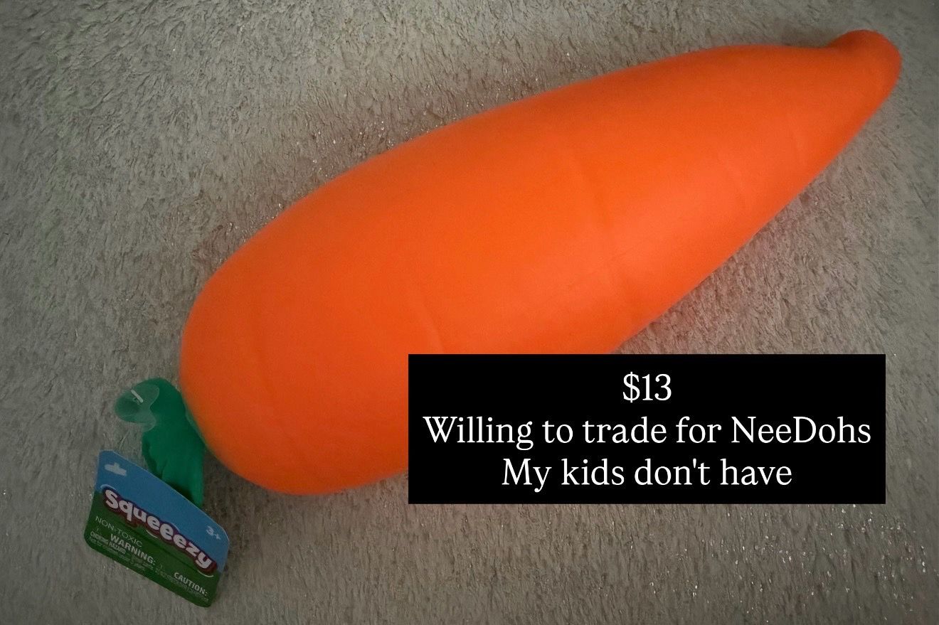 🔥🥕 Carrot Squishy VIRAL 🥕🔥‼️ If you see listing it's AVAILABLE ‼️👌Located by Pebble hills high👌