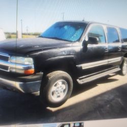 FOR PARTS A 2003 CHEVY SUBURBAN