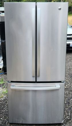 GE Refrigerator 33Inches Wide W33xD30xH68 1/2 inches