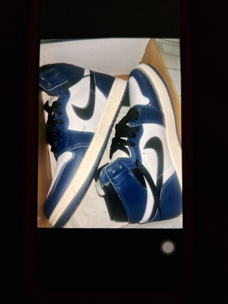 Jordan 1 Court Purple