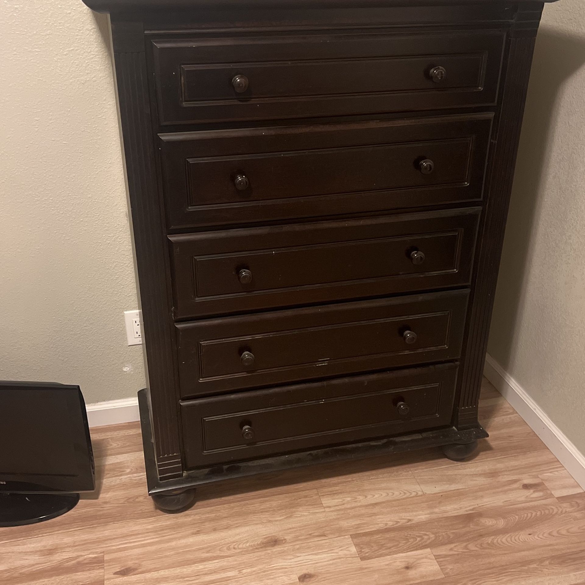 Dresser