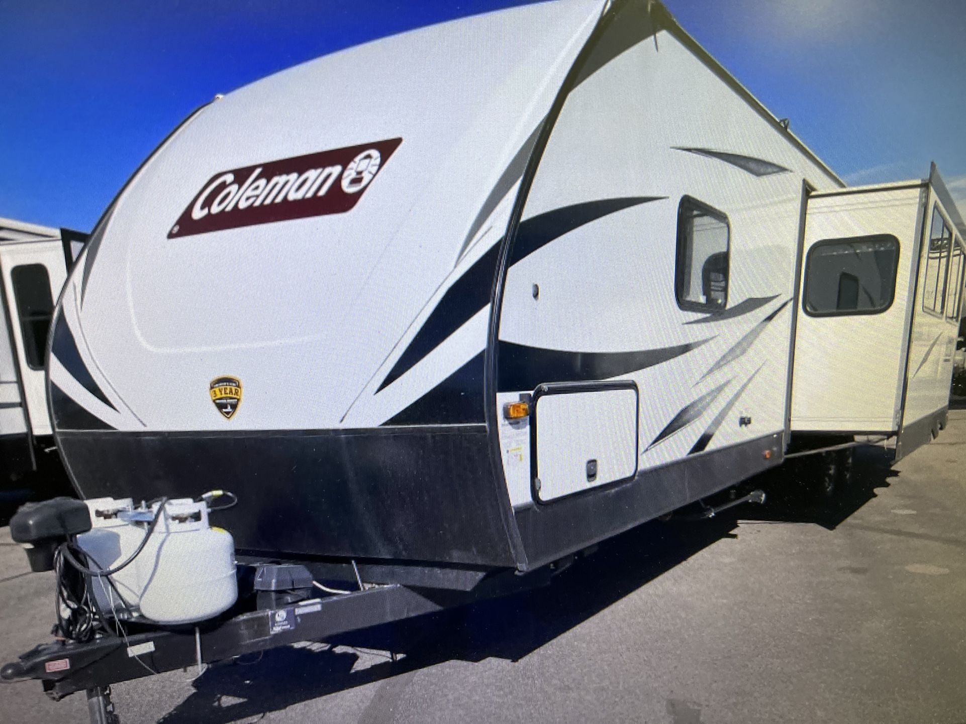 2021 COLEMAN LIGHT 3215BH