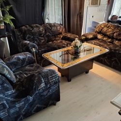Selling A 3 Piece Couch Set With Coffee Table 
