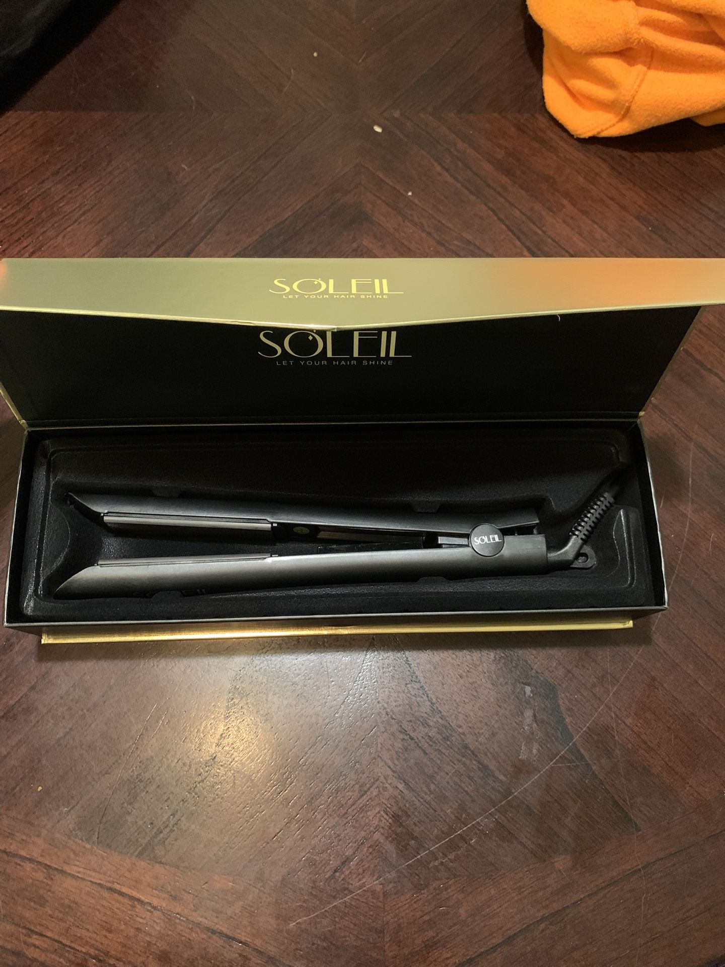 Soleil ceramic flat iron