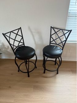 Set of 2 Black Metal Swivel Bar Stools