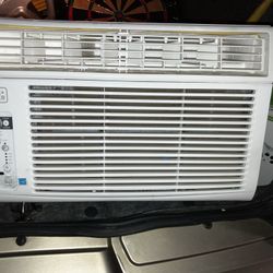 Black & Decker in-window Air Conditioning Unit