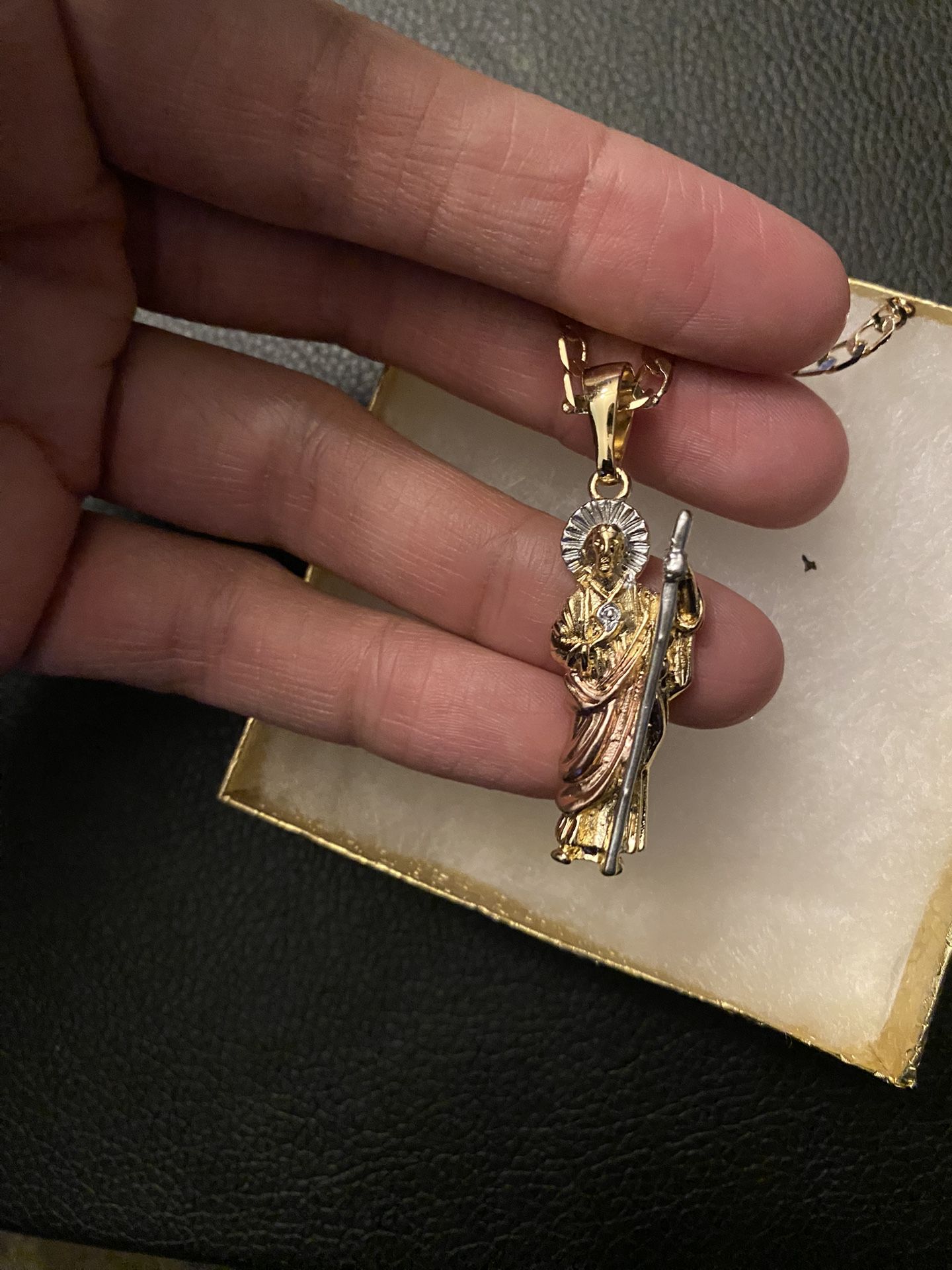 San Judas Con cadena Oro Laminado $25