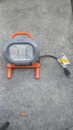 HDX
250-Watt Portable Halogen Work Light