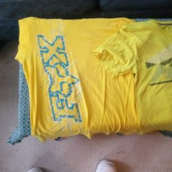 Fox Name Brand T-shirts Five Of Them For $10 Each $20 For All Five Used Like New Only Worn Once