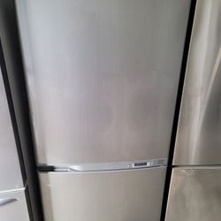 Samsung 32" Wide Apartment Size Counter Depth Bottom Freezer Refrigerator Stainless Steel Look Refrigerator In Silver