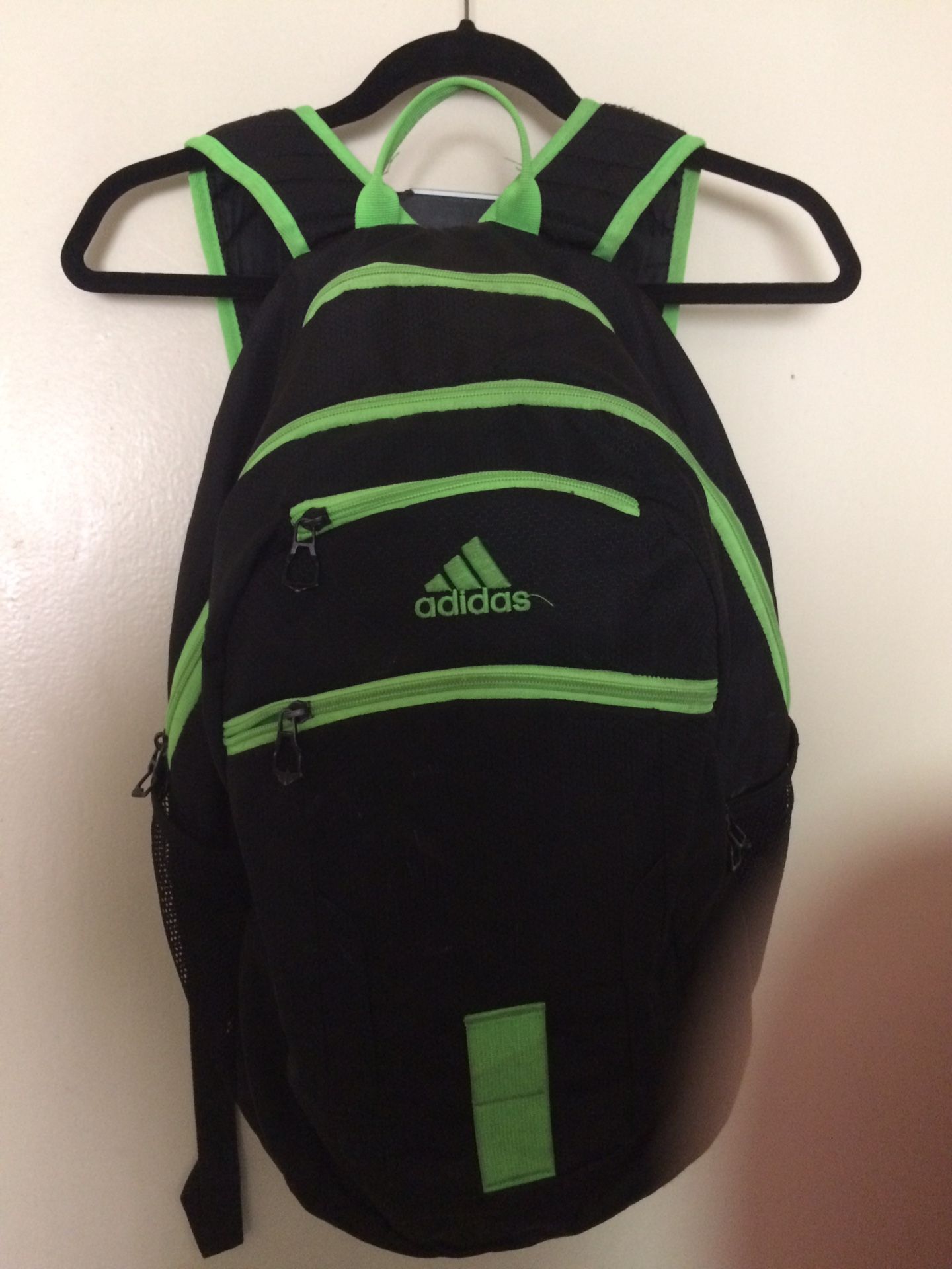 ADIDAS BACKPACKS 🎒 ''GOOD DEAL'' have many diferentes styles!!!