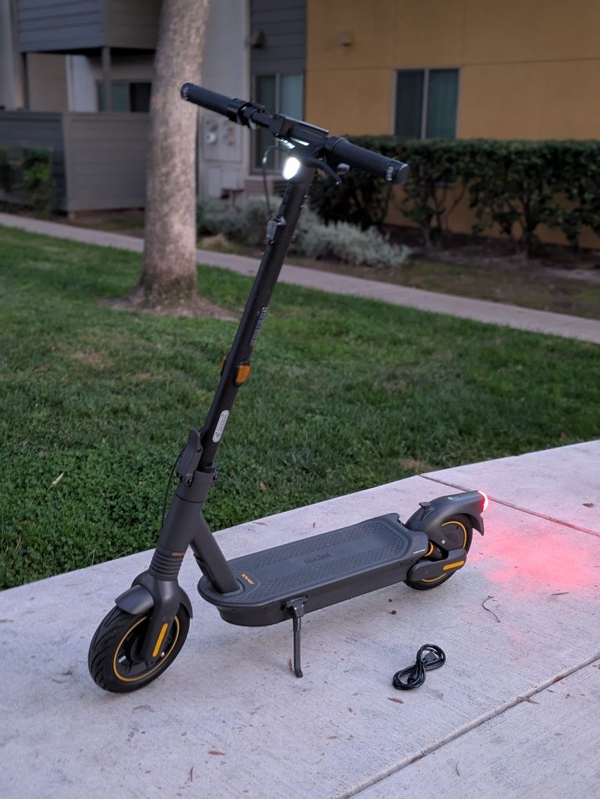 Segway Ninebot Electric Scooter Brand New