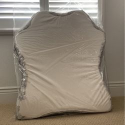 Faux Fur Pet Mat Bed (band new)