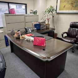 Beautiful Executive Desk 