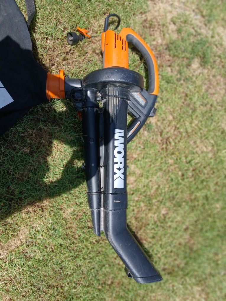 Leaf blower
