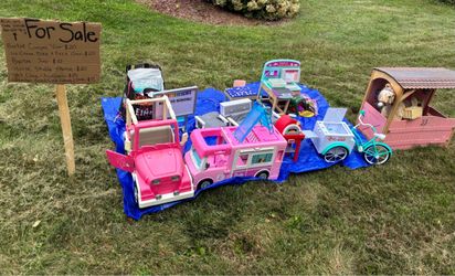 Girls Barbie/Our Generation Toys/Horse Stable/Camper Van