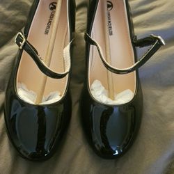 Brand New Girls size 3 black dress shoes