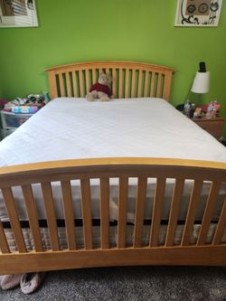 4 piece Queen bedroom set