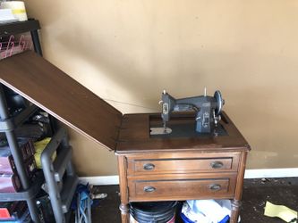 Sewing machine kenmore good condition