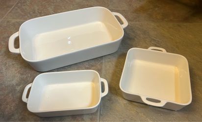 New 3 Piece Porcelain Baking Set With Handles. White