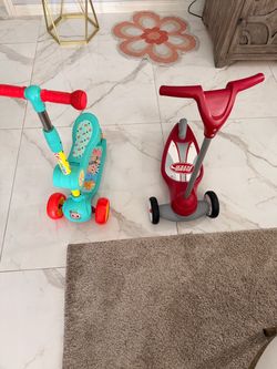 CoComelon and Radio Flyer Kids Scooters – Set of 2
