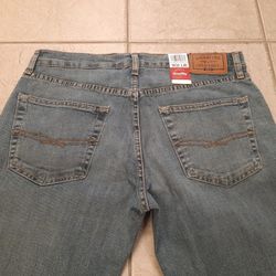 Livi Strauss Gold  Relaxed Seat & Thigh Straight  Leg  33w    30 L