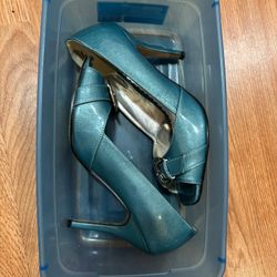 Vintage-Style Teal Peep-Toe Heels – Size 8.5 – Great Condition