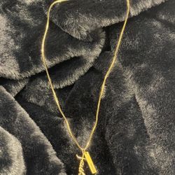 $15 Holding My Faith Necklace - Gold & Silver 