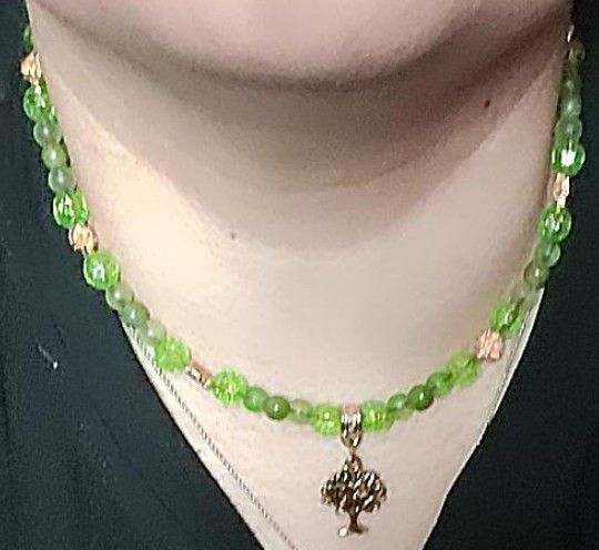 Green Beads Golden Tree Charm Necklace 