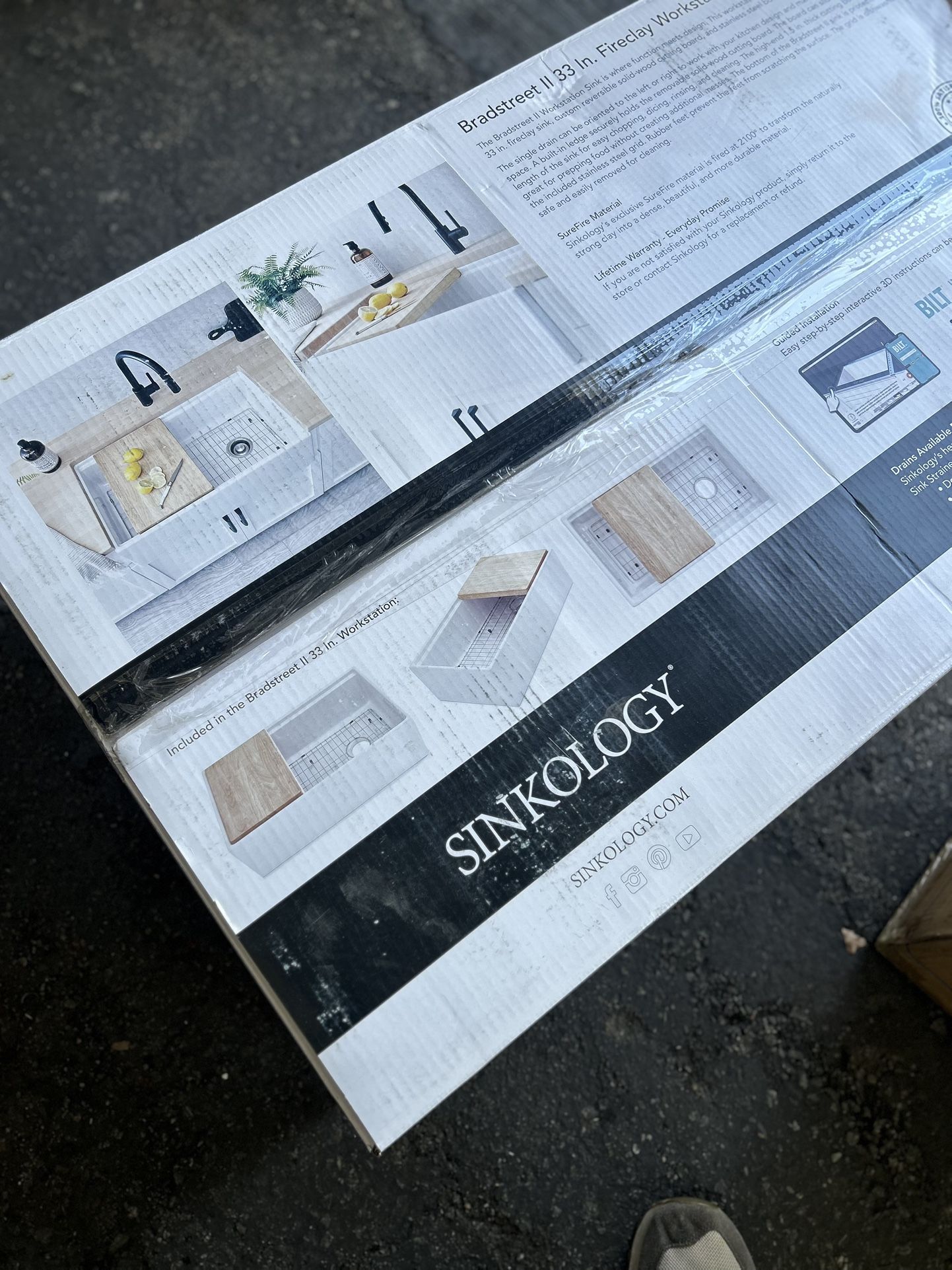 SINKOLOGY Bradstreet II 33 in. Farmhouse Apron Front Undermount Single Bowl Crisp White Fireclay Workstation Kitchen Sink