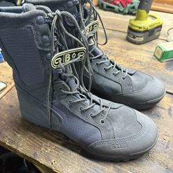 5.11 Recon Boots Man Size 10