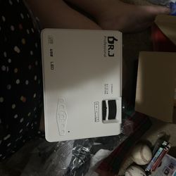 Projector With Screen 