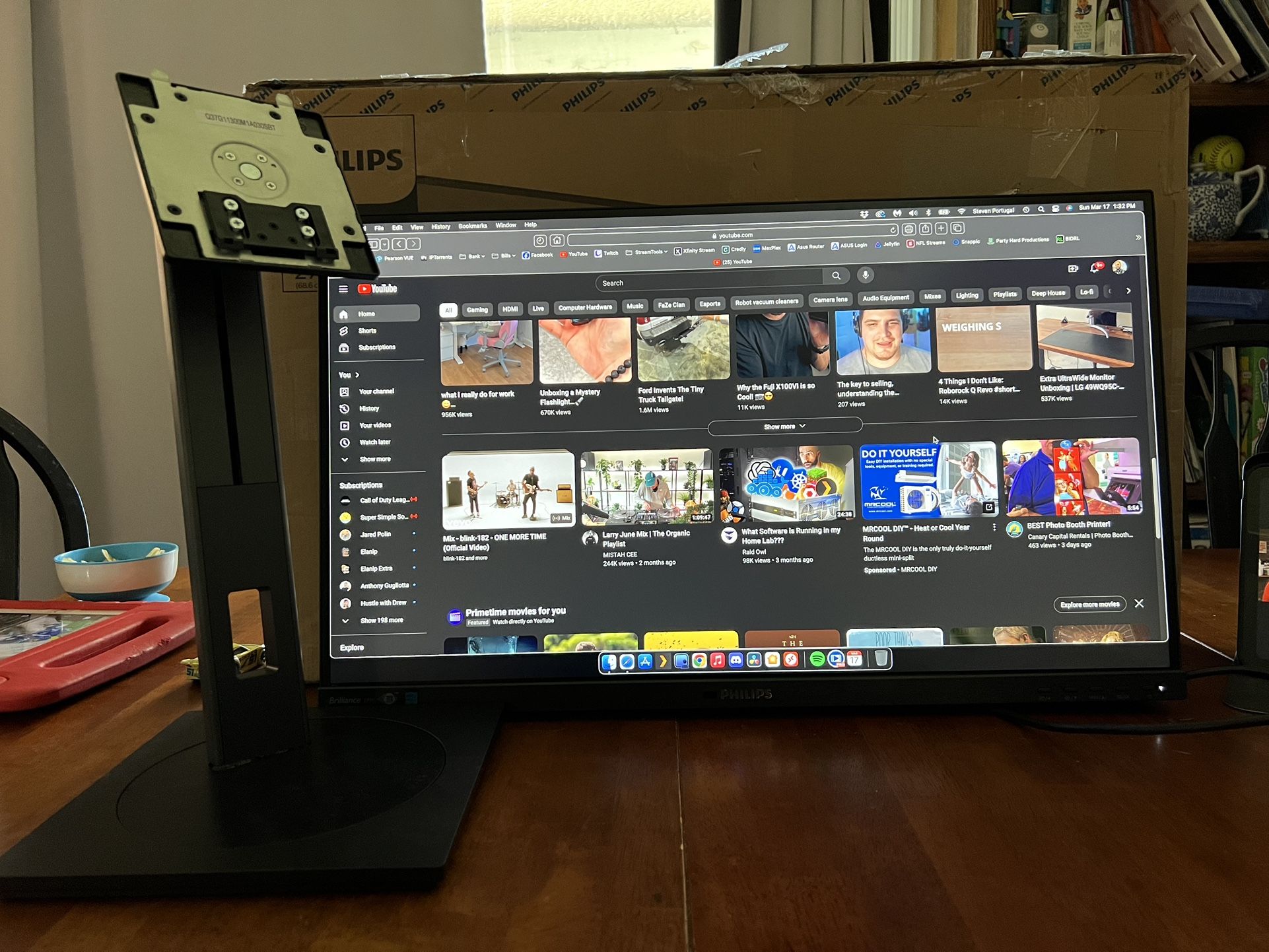 PHILIPS 4K 27” Monitor