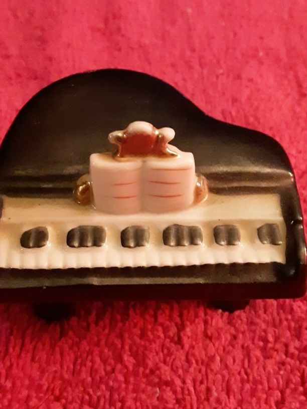 Miniature Painted Porcelain Piano Toy