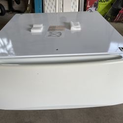 GE Washer/Dryer Pedestal Base