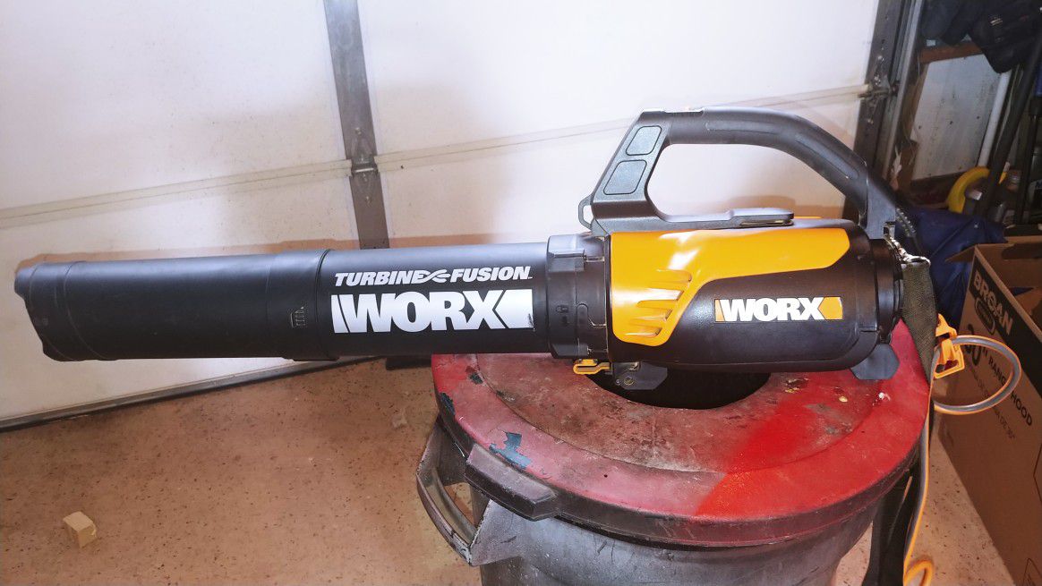 Worx leaf blower/mulcher /vacuum
