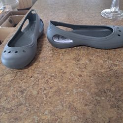 New Gray Kadee Crocs Size 7