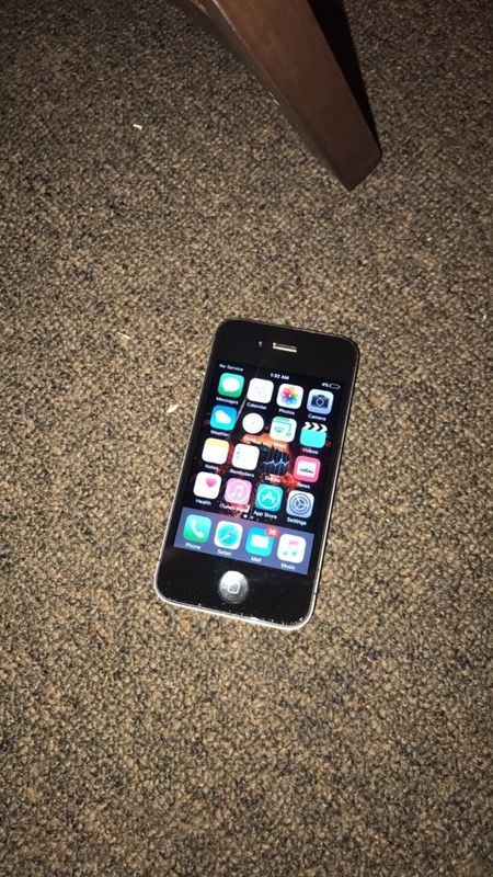 IPhone 4s Black Year introduced: 2011 Capacity: 32 GB Colors: Black Model Number A1387 Details: The front and back are flat and made of glass, and