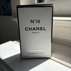Chanel N 19 - 3.4 Oz Perfume 