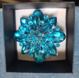 Broche azul $85.00