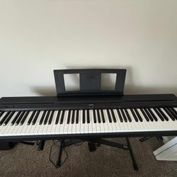 P71 Yamaha weighted keyboard *comes with pedal and stand