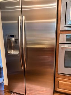 Samsung Side-by-Side Refrigerator – 23 Cu. Ft. Counter Depth