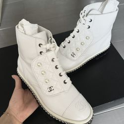 CHANEL Crackled Calfskin Pearl Chain CC Combat Short Boots