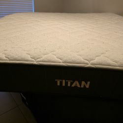 Titan Matress (California King/Firm)